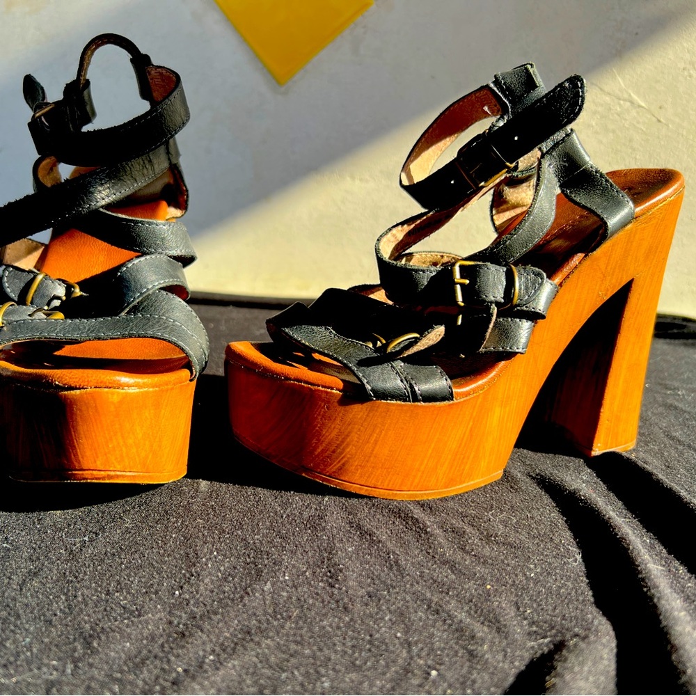 Grey leather and Wood gold Strap Heels